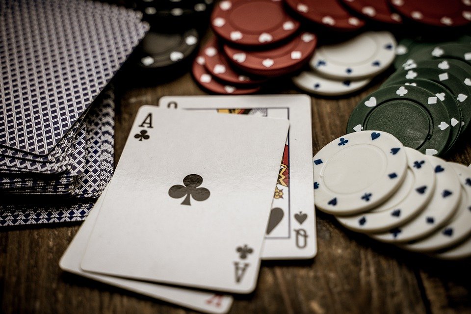 Crushing the Competition: Mastering Omaha Hold’em and Raking in Big Wins!